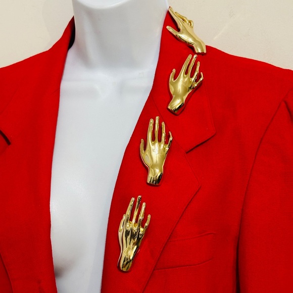 Jewelry - Versatile Wear Gold Woman’s Hand Brooch Unisex